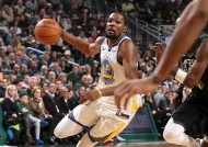 亚冠赛程吃紧；波士顿凯尔特人集结日手感冰凉；赛场秩序良好；更衣室氛围转暖的简单介绍-LEJING ESPORTS